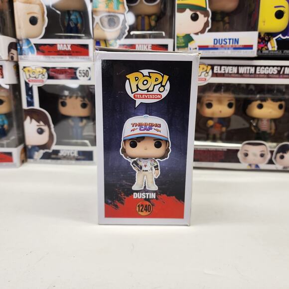 Funko Pop! Stranger Things: Dustin (#1240) Thinking Cap Hellfire Club Tshirt - Picture 12 of 14